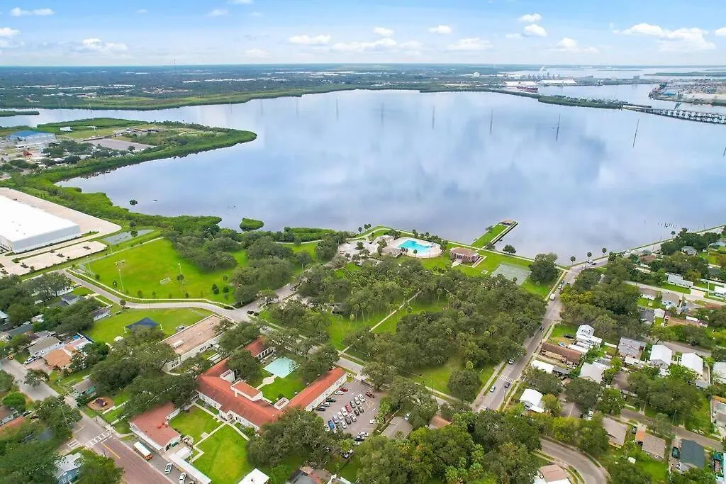 The Bays Best Bungalow Tampa 0*,